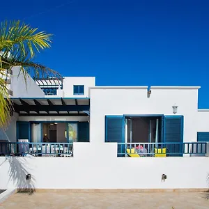 La Nina Bonita Playa Blanca (Lanzarote)